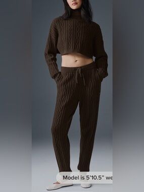 ALO Yoga Cable Knit Winter Bliss Set – Espresso (Top + Pants)